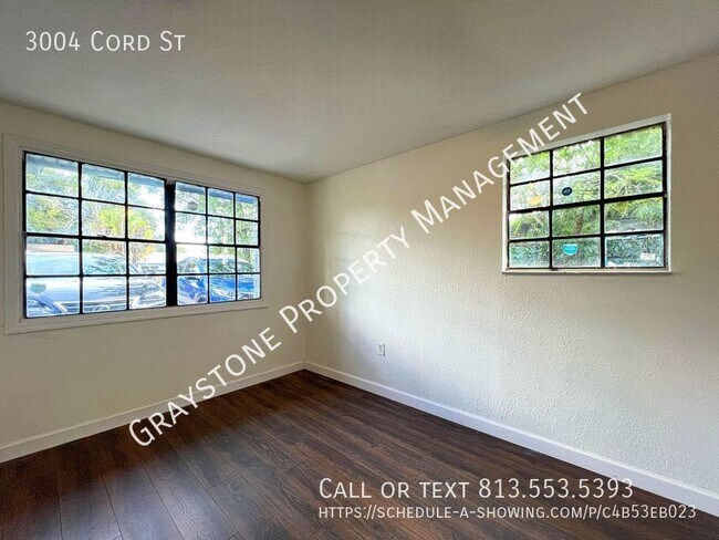 Foto del edificio - Don't miss out this beautiful 4 bedroom 2 ...