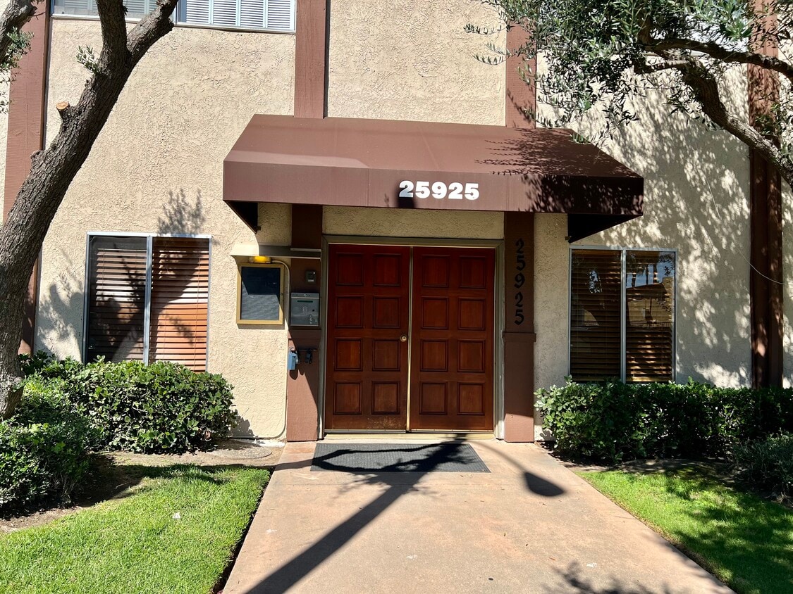 25925 Narbonne Ave Unit 24, Lomita, CA 90717 Condo for Rent in Lomita