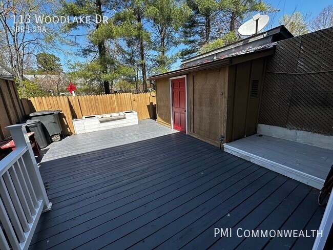 Building Photo - 3 Bed / 2 Bath Townhouse (Available Now)
