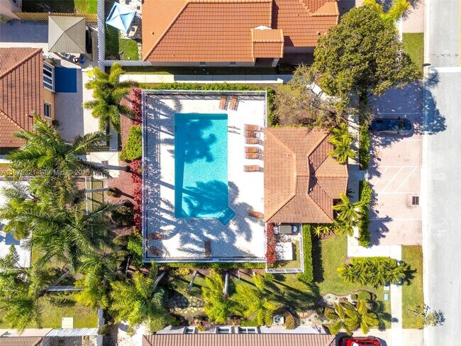 Foto del edificio - 19249 NW 13th St