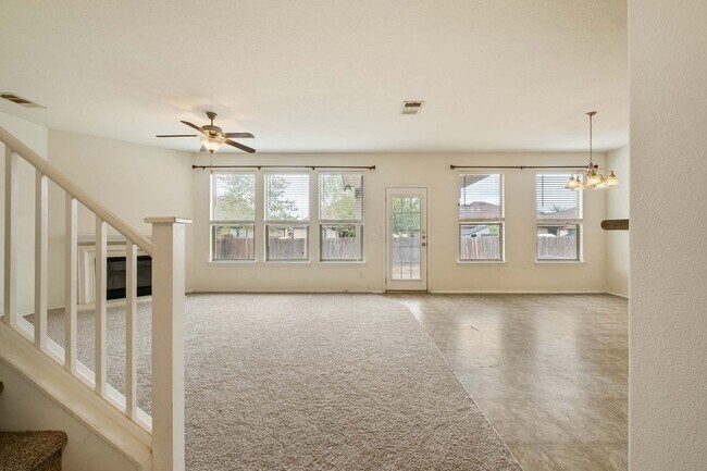 Foto del edificio - Spacious 3 Bedroom, 2.5 Bath Home in South...