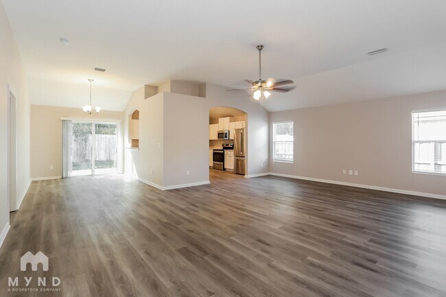 Foto del edificio - 15768 Canoe Creek Dr