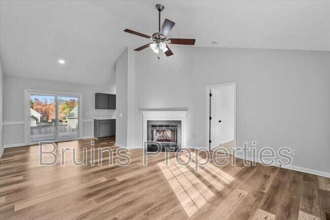 Foto del edificio - 3011 Butterwood Dr