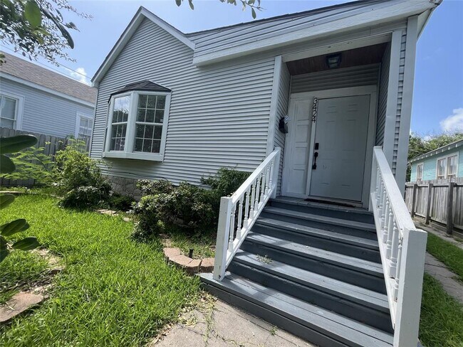 Building Photo - 3424 Avenue R 1/2