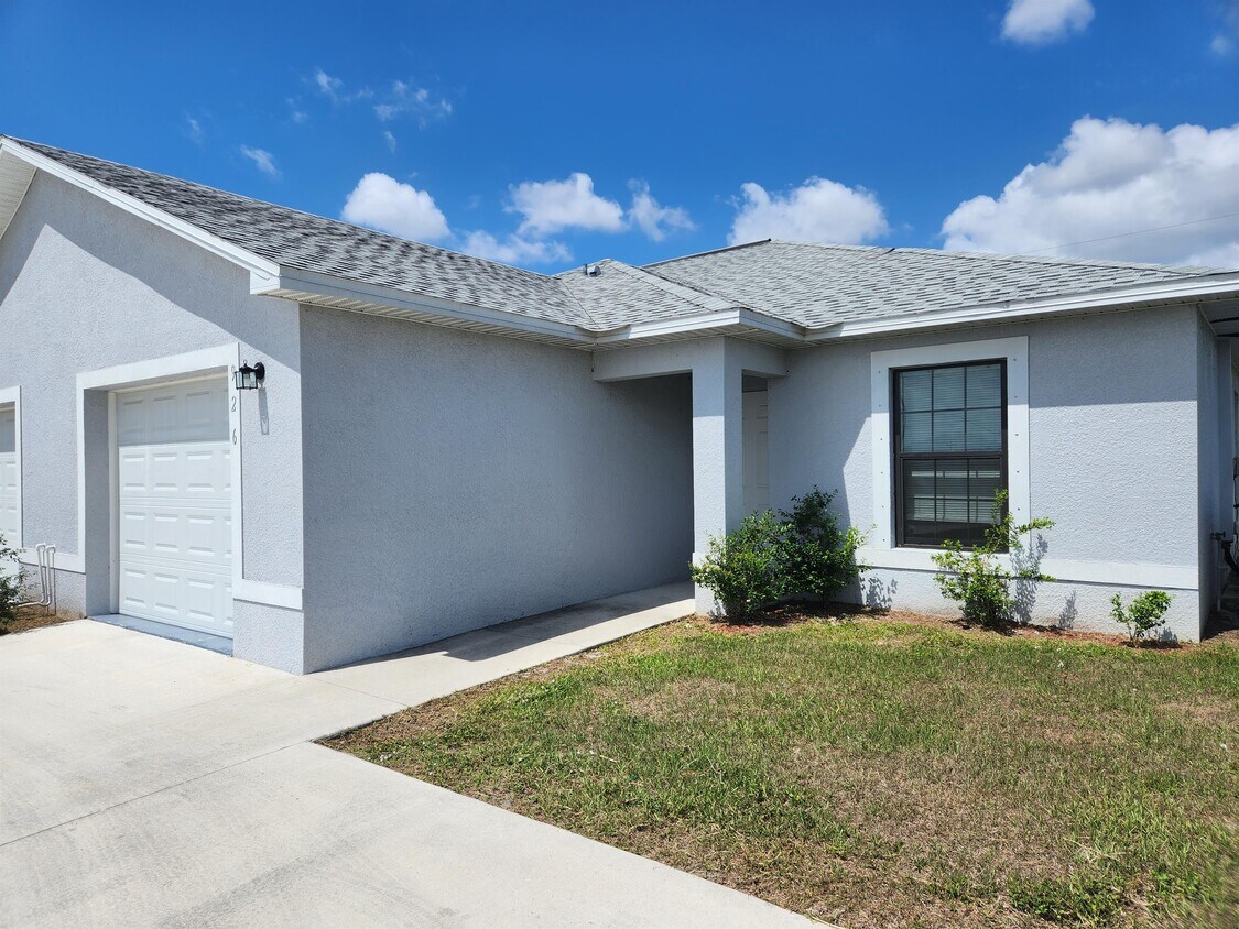 926 SE 6th Ct, Cape Coral, FL 33990 House for Rent in Cape Coral, FL