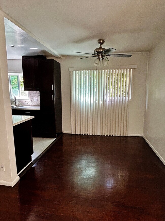 Foto del edificio - 1231 N Formosa Ave