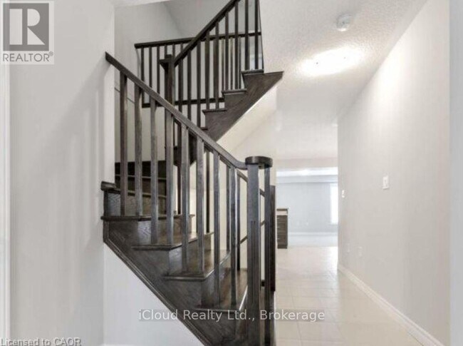 Photo du bâtiment - 66 Cittadella Blvd