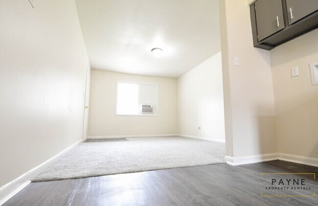 Foto del edificio - 4223 Rosemont Dr