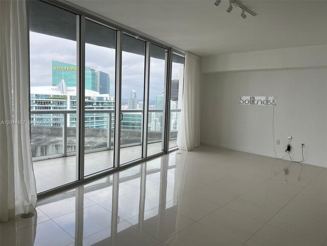 Foto del edificio - 475 Brickell Ave