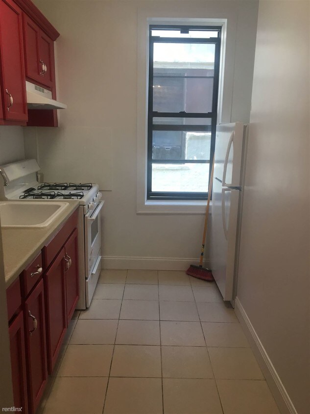 Primary Photo - 2 br, 1 bath Apartment - 620 Marlborough Rd