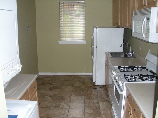 kitchen - 11843 Shire Ct