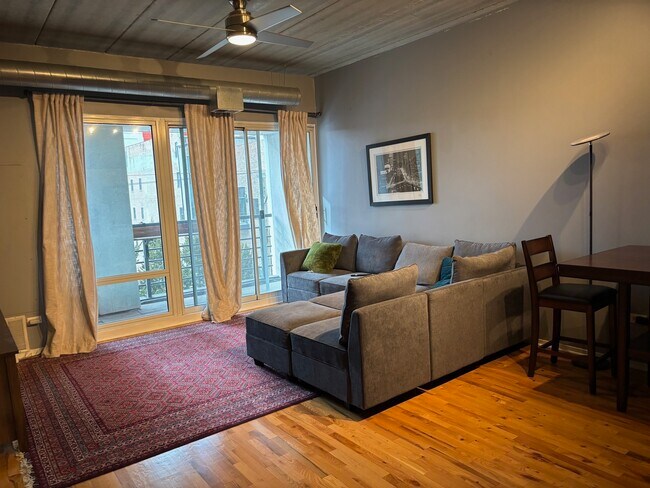 Foto del edificio - 1430 S Michigan Ave