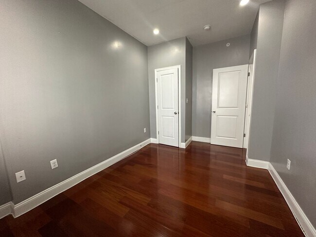 Building Photo - 1342 Lombard St