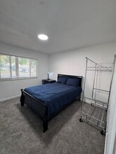 Building Photo - 2445 Town Cir