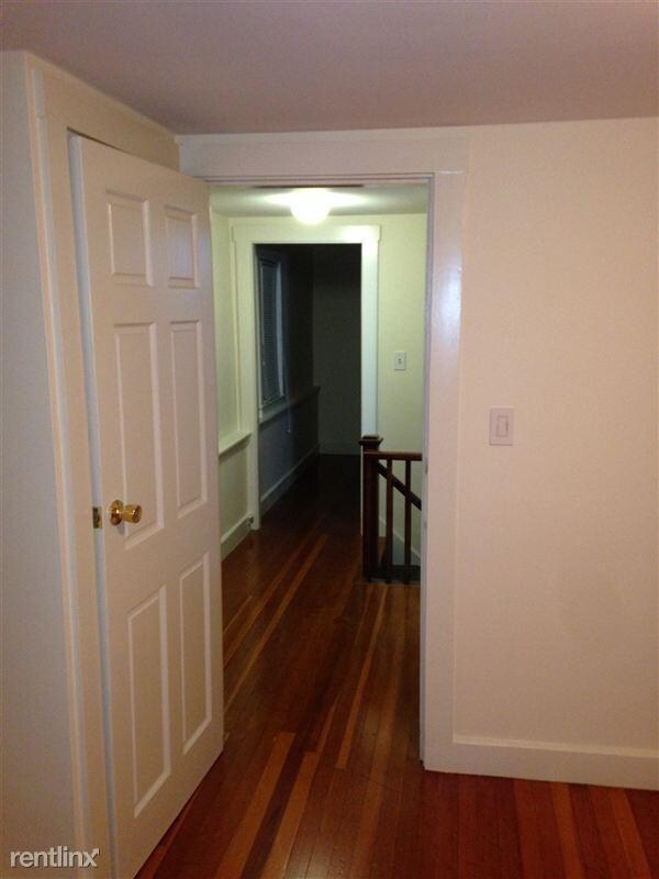571 main St Unit 4, Randolph, MA 02368 Room for Rent in Randolph, MA