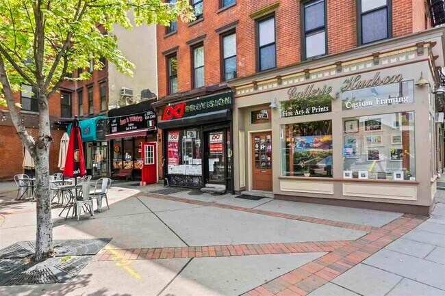 Foto del edificio - 197 Newark Ave
