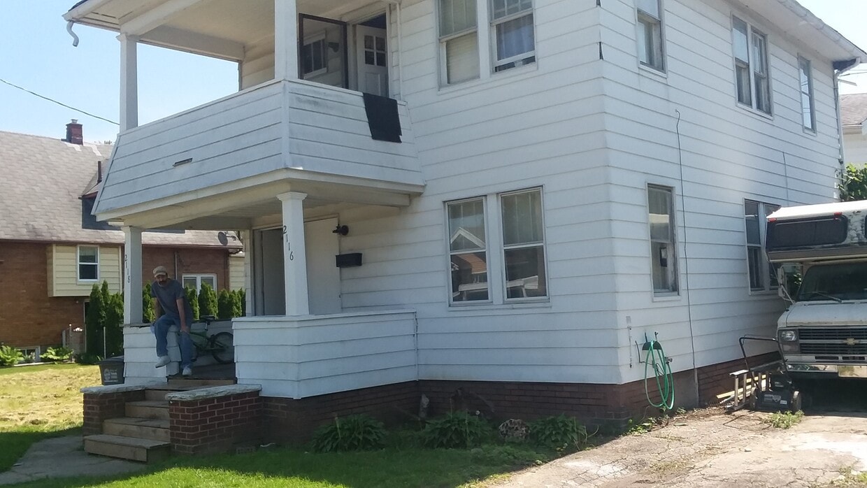 Primary Photo - 2118 Delence St