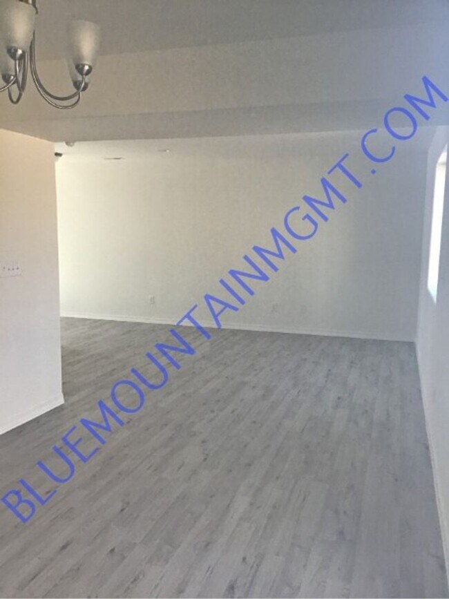 Building Photo - 3 br, 2.5 bath House - 728 Endeavor Way