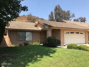 Building Photo - 137 Los Vientos Dr