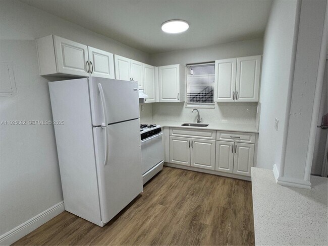 Foto del edificio - 6705 SW 44th St