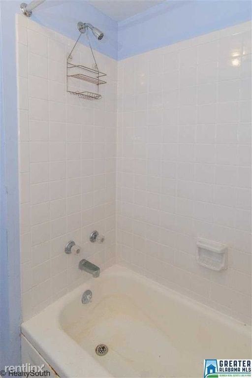 Foto del edificio - 3443 Cliff Rd S