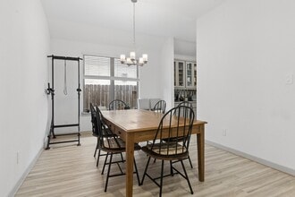 Building Photo - 28335 Halle Ray Dr