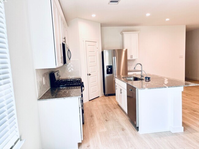 kitchen - 1211 Via del Corso Ln