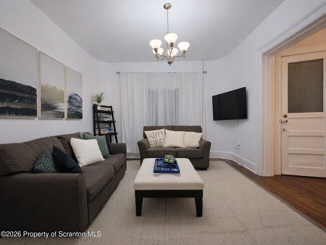 Foto del edificio - 905 Quincy Ave