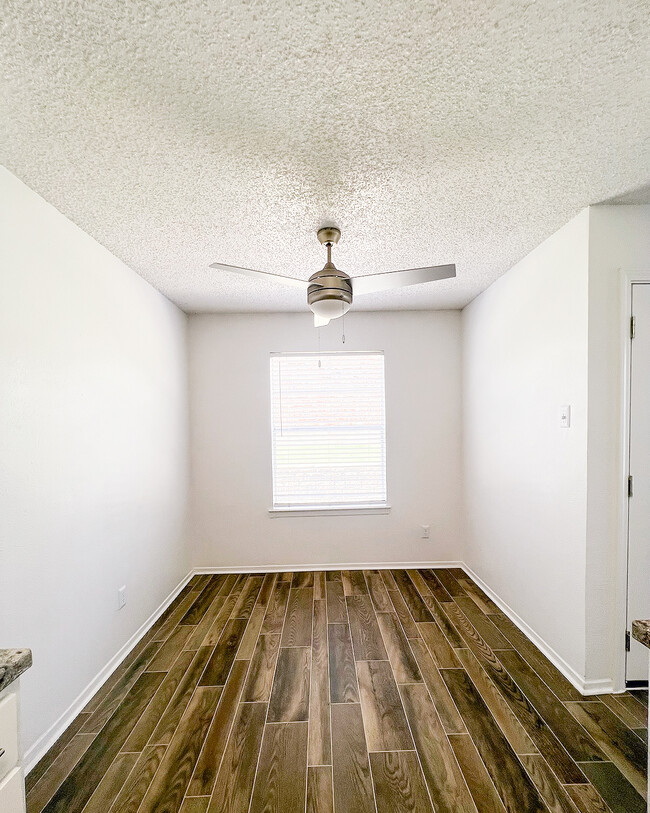 A1 - Dining Room - Summerwood Apartments