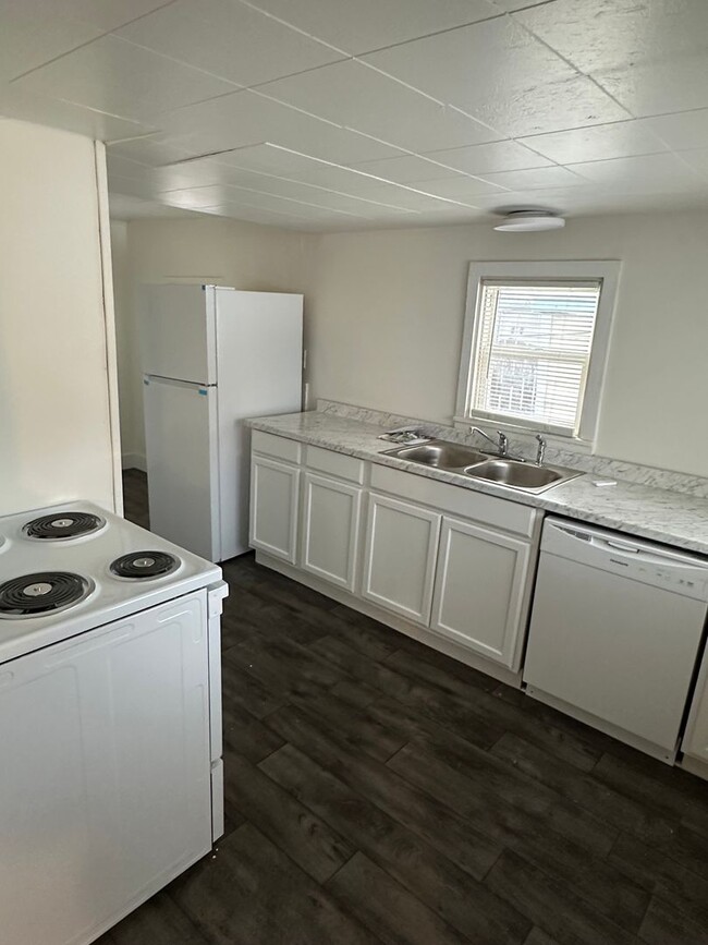 Foto del edificio - Newly remodeled 1 bed/1 bath home w/fenced...