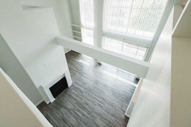 Interior Photo - 960 N. Alfred