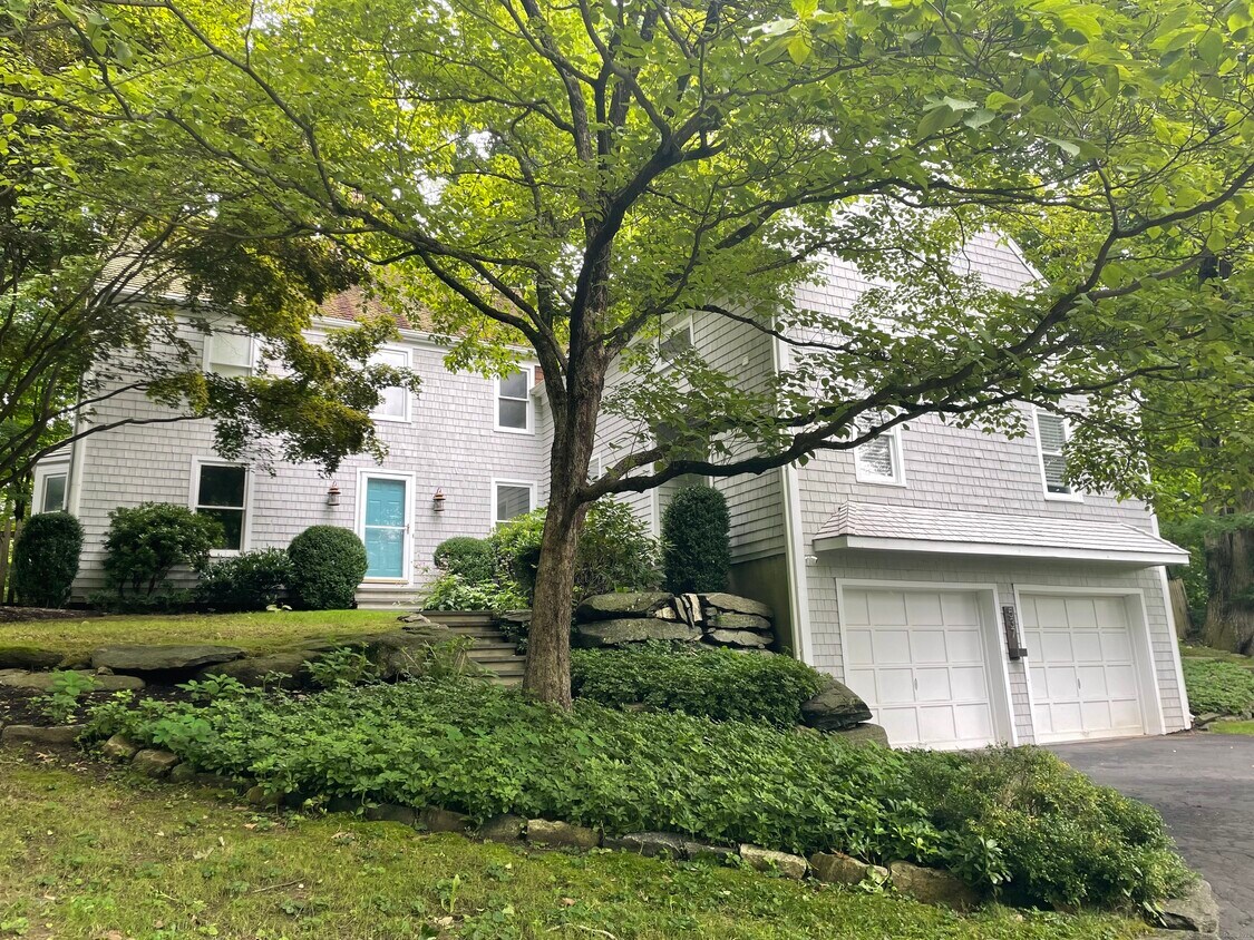 Primary Photo - 537 Westover Rd