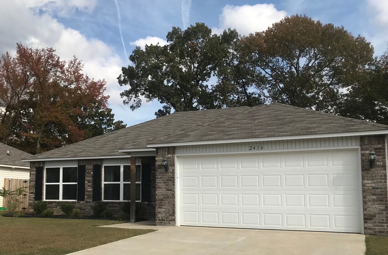 2416 Vivian Dr, Benton, AR 72015 House Rental in Benton, AR