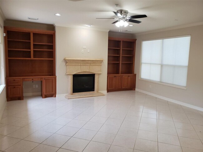 Foto del edificio - 4330 Lake Run Dr