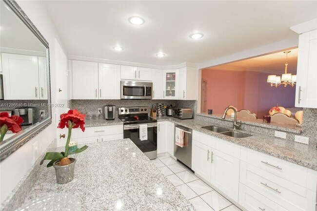 Building Photo - 3800 S Ocean Dr