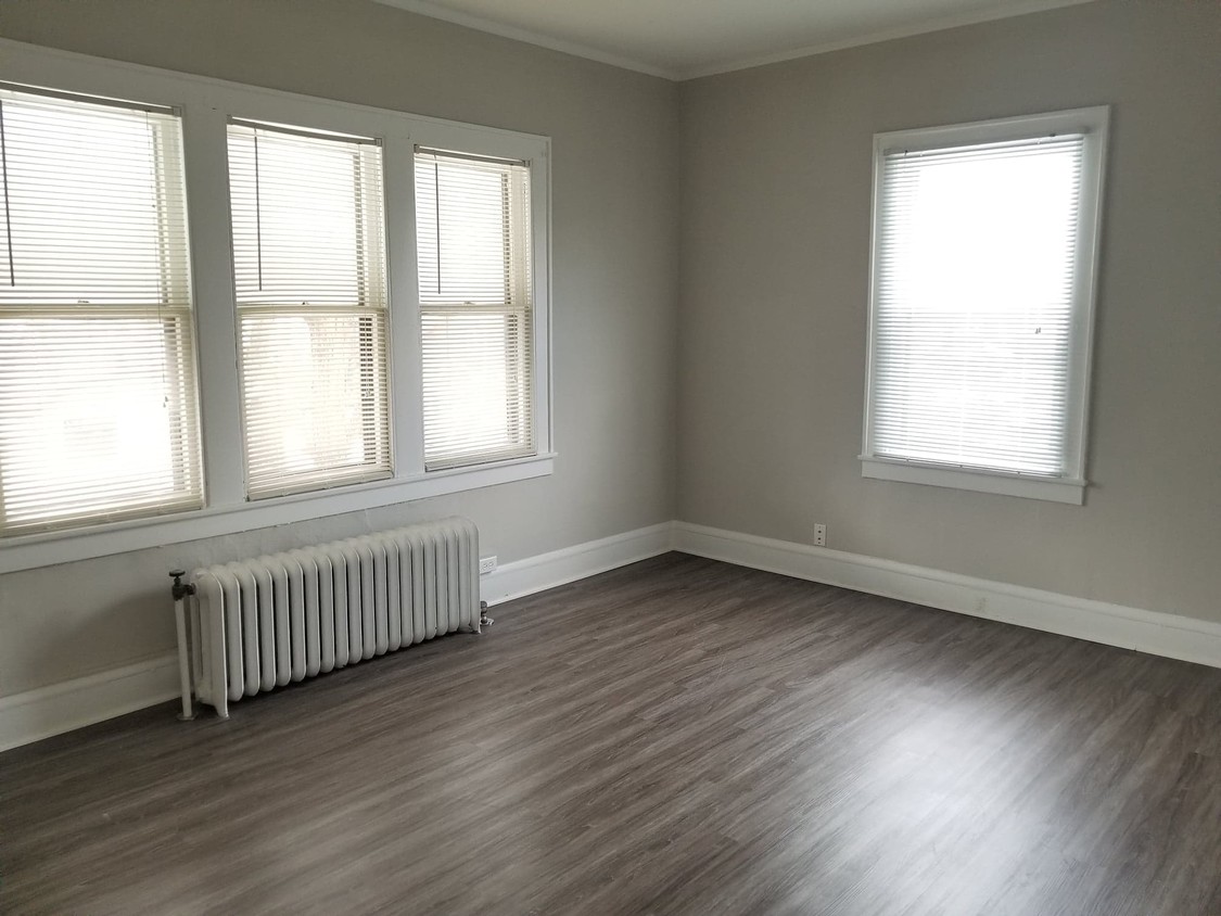 Foto principal - 3419 Nicollet Ave