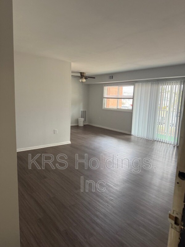 Foto del edificio - 802 Brook Hill Rd