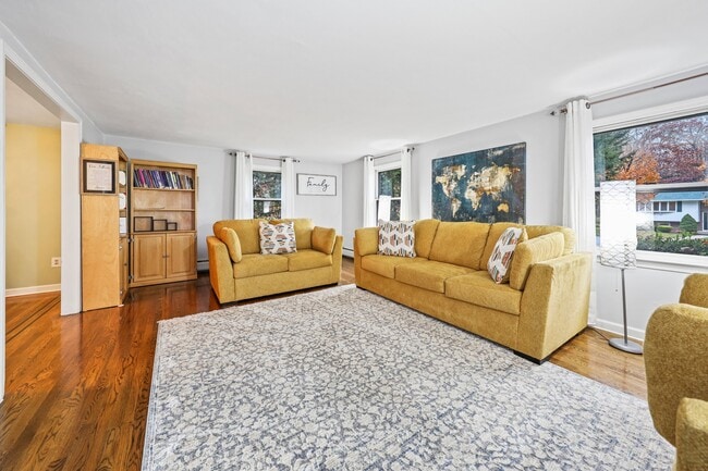 Building Photo - 138 Wildwood Cir