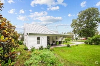 Building Photo - 814 C St