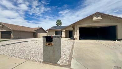 Building Photo - 3582 W 14th Pl