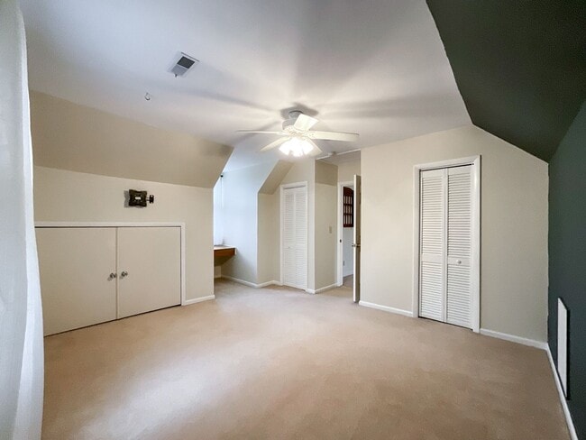 Building Photo - Experience Luxury Living: Welcome to a Chi...