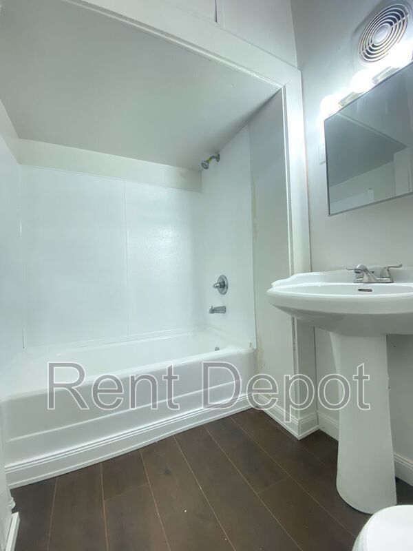 401 N Elm Ave Unit House, Evansville, IN 47712 Condo for Rent in