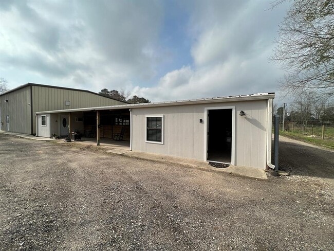 Building Photo - 18219 Strack Dr