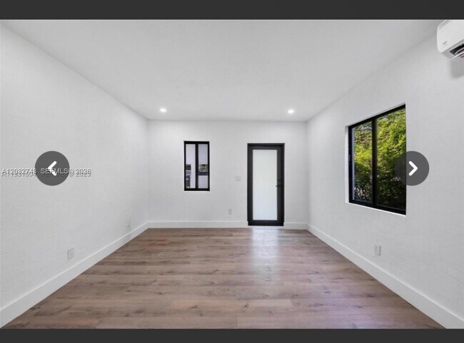 Foto del edificio - 6915 NW 4th Ct