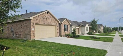 Building Photo - 8411 Bay Oaks Dr