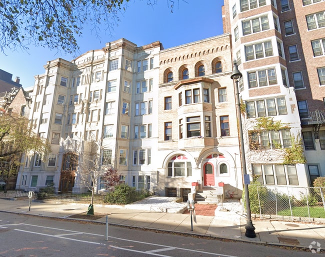 Building Photo - 511 Beacon St
