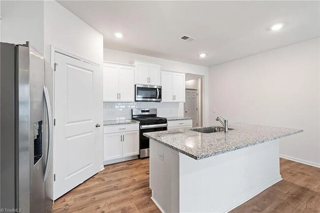 Building Photo - 4608 Reedy Creek Farm Cir