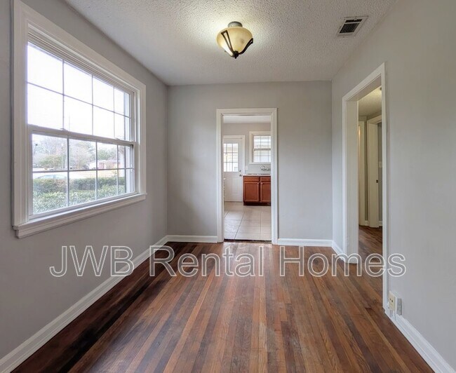 Foto del edificio - 1220 Glen Laura Rd