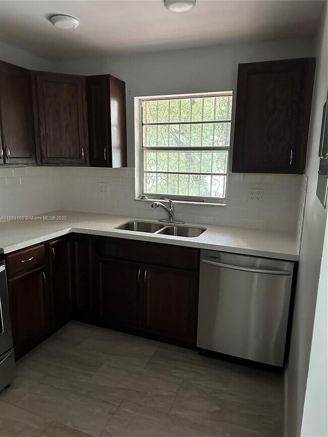 Foto del edificio - 1111 NW 19th Ave