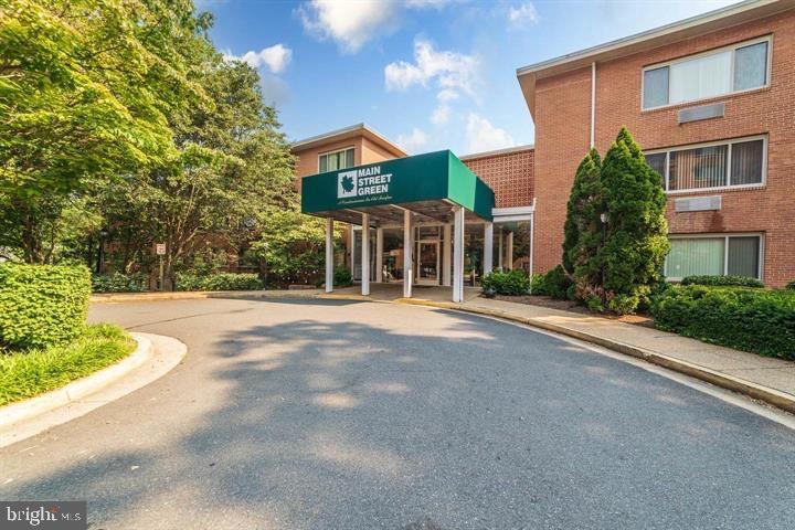 Foto principal - 10570 Main St